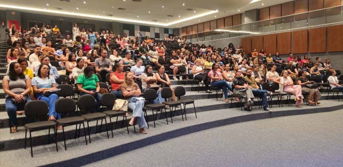 Seduc realiza capacitação de gestores escolares para cadastro online de novos alunos