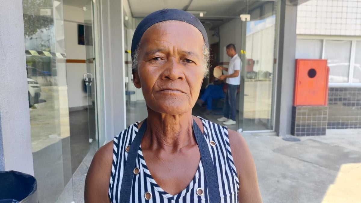 Familiares das jovens de Anguera