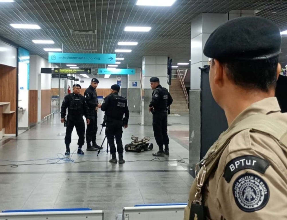 Chaveiro em formato de explosivo causa acionamento do Esquadrão Antibomba no aeroporto de Salvador