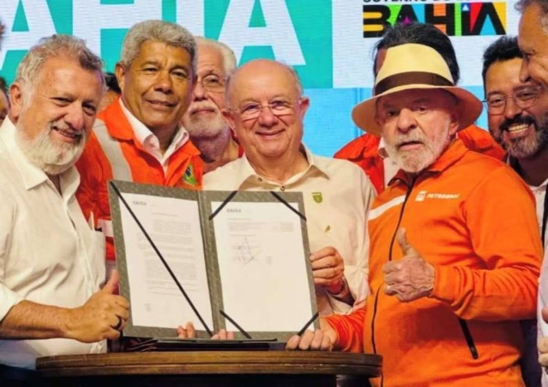 Contrato para financiamento para obras de R$ 200 milhões é assinado por José Ronaldo durante visita de Lula na Bahia