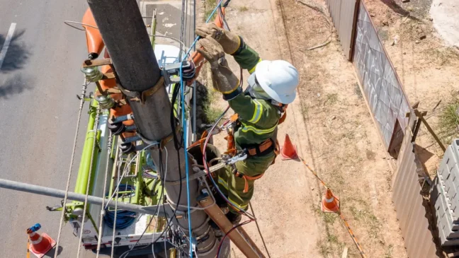 Ligações irregulares de energia crescem 15% em 2025, aponta Coelba