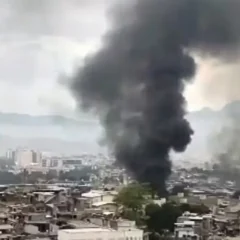 Quatro pessoas morrem em megaoperação no Rio de Janeiro; polícias tentam prender 100 integrantes de facção