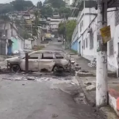 Quatro pessoas morrem em megaoperação no Rio de Janeiro; polícias tentam prender 100 integrantes de facção