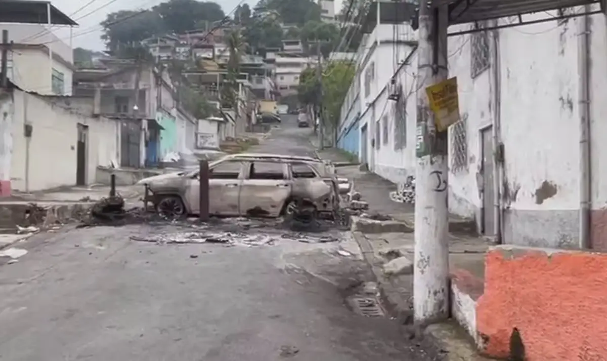 Quatro pessoas morrem em megaoperação no Rio de Janeiro; polícias tentam prender 100 integrantes de facção