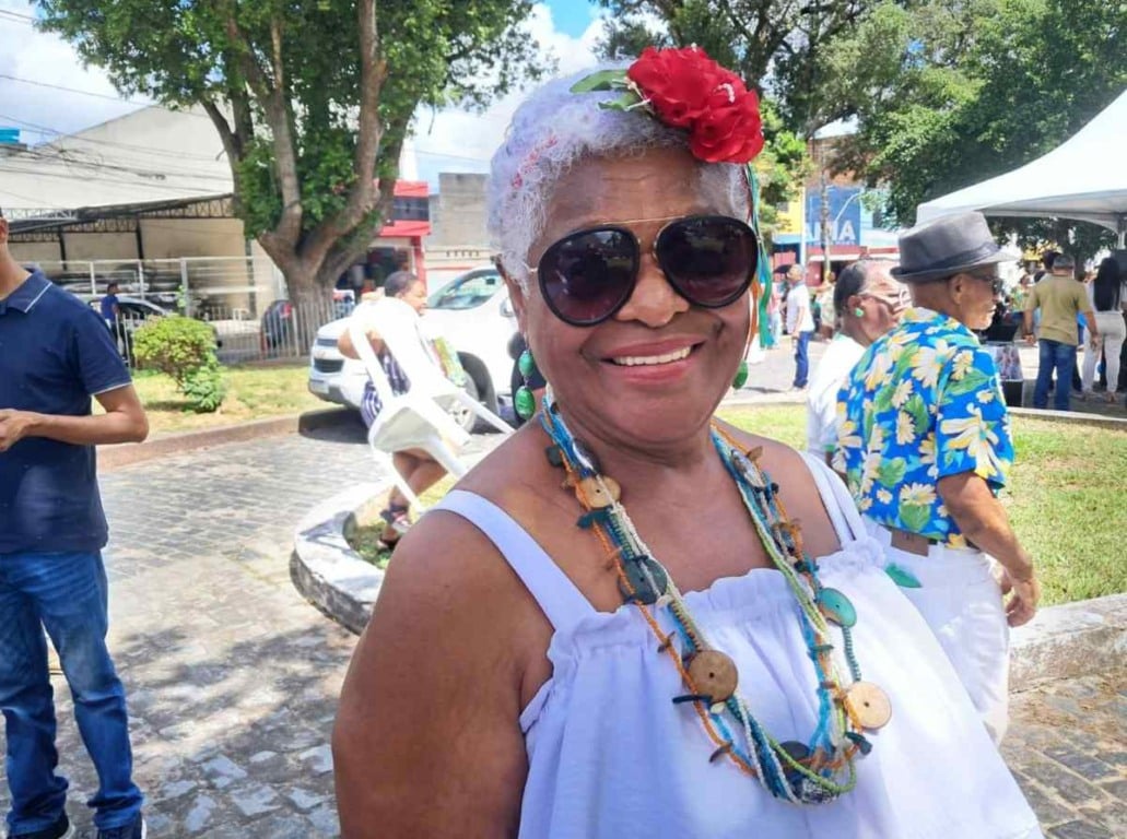 Neuza Rocha - idosa Zazinha Cerqueira