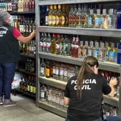 Fiscalização apreende mais de 600 garrafas de bebidas impróprias para consumo em Salvador