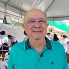 Prefeito de Feira de Santana comenta projetos para saúde municipal e aponta avanços no atendimento da população
