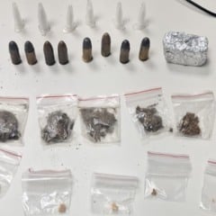 Homem é detido com drogas e munições em Feira de Santana