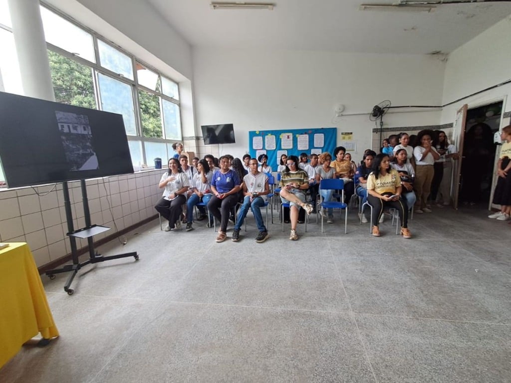 1ª feira literária do colégio gastão guimarães