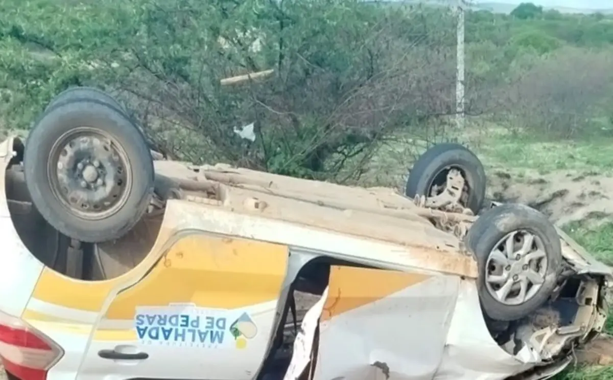 Pacientes de hemodiálise no sudoeste da Bahia sofrem acidente com carro da Prefeitura Pacientes de hemodiálise no sudoeste da Bahia sofrem acidente com carro da Prefeitura