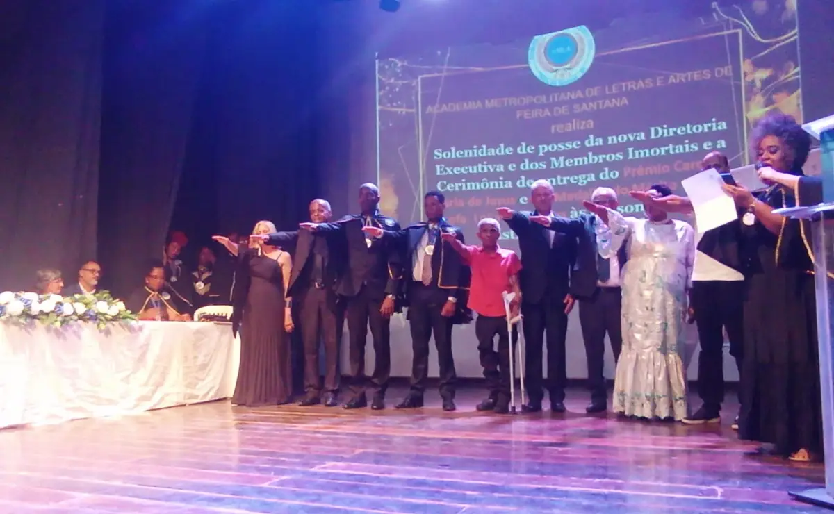 Academia de Letras e Artes de Feira de Santana empossa novos membros em sessão solene Academia de Letras e Artes de Feira de Santana empossa novos membros em sessão solene