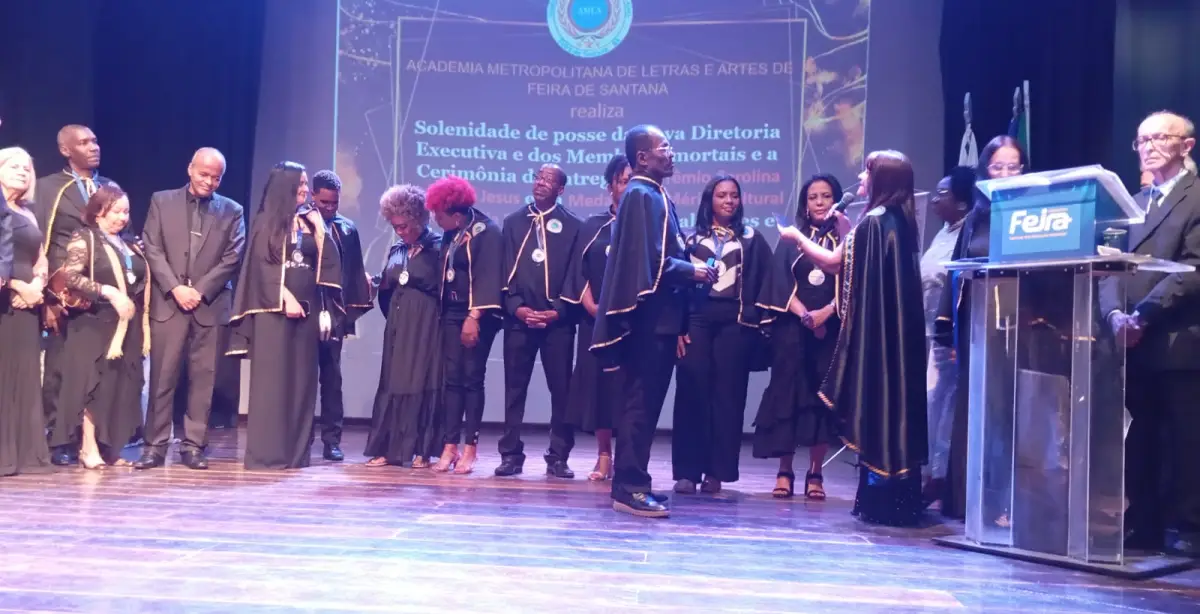 Academia de Letras e Artes de Feira de Santana empossa novos membros em sessão solene