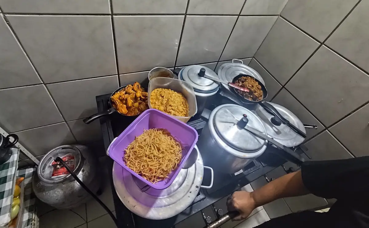 Lanchonete é interditada durante ação integrada na região da Rodoviária de Feira de Santana Lanchonete é interditada durante ação integrada na região da Rodoviária de Feira de Santana