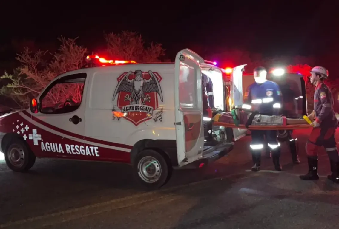 Capotamento na BA-411 deixa dois homens feridos em Conceição do Coité