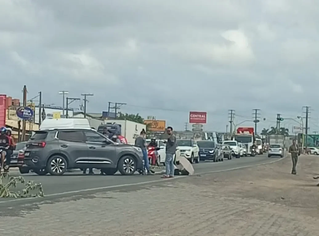 Taxista denuncia perigo das “roubadinhas” na Avenida Eduardo Fróes da Mota em Feira de Santana