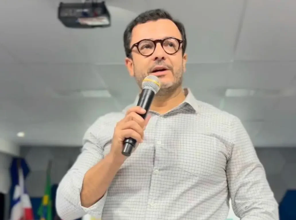 Andrews Pedra Branca professor da Uneb Andrews Pedra Branca professor da Uneb