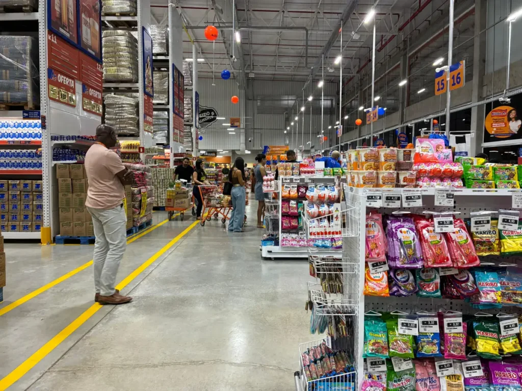 Com investimento de R$ 70 milhões Rede Atakarejo abre mais uma loja em Feira de Santana Com investimento de R$ 70 milhões Rede Atakarejo abre mais uma loja em Feira de Santana