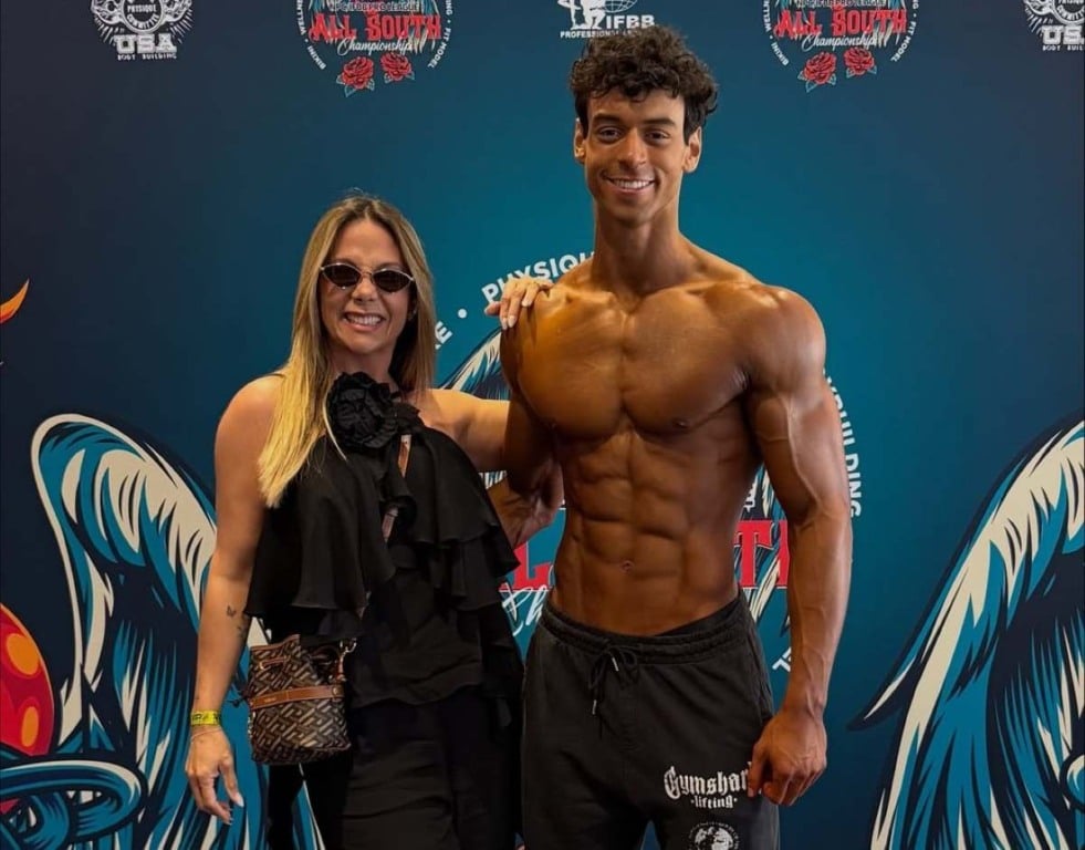 Carla Perez e o filho Victor Alexandre