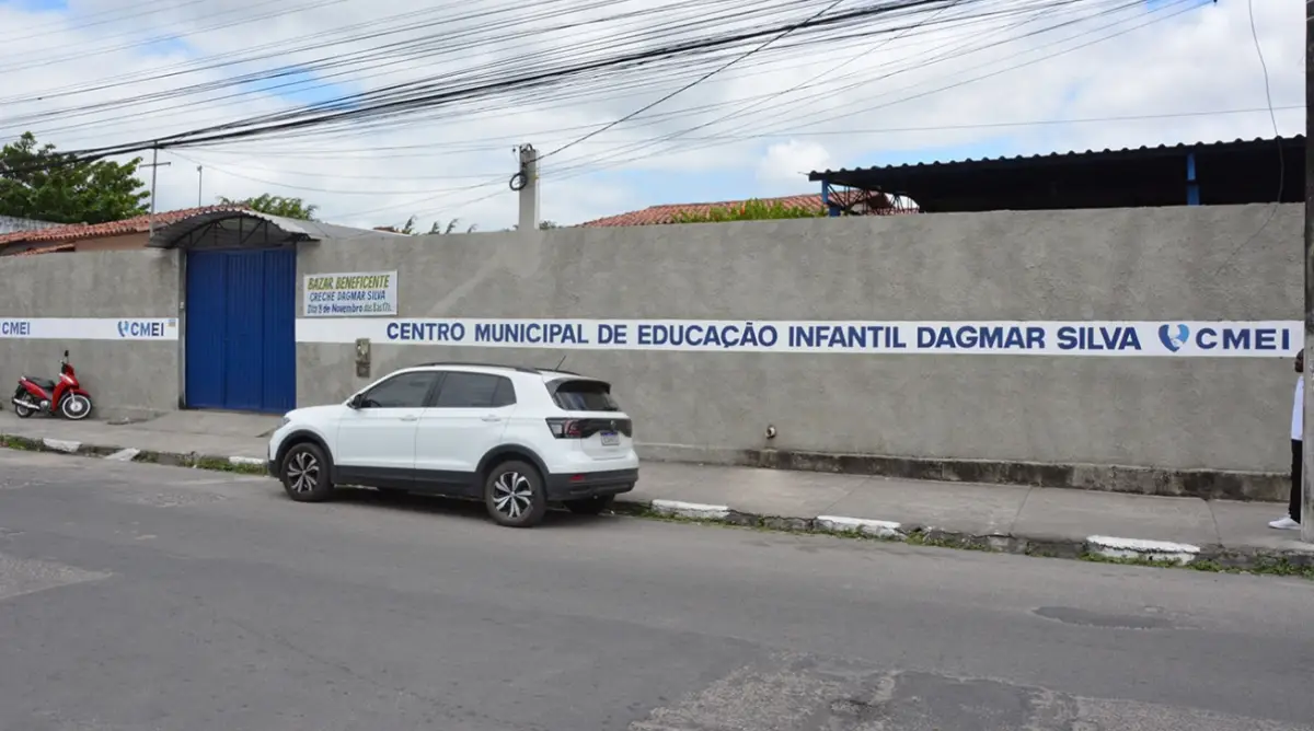 Creche Dagmar Silva promove bazar solidário neste sábado (8) Creche Dagmar Silva promove bazar solidário neste sábado (8)