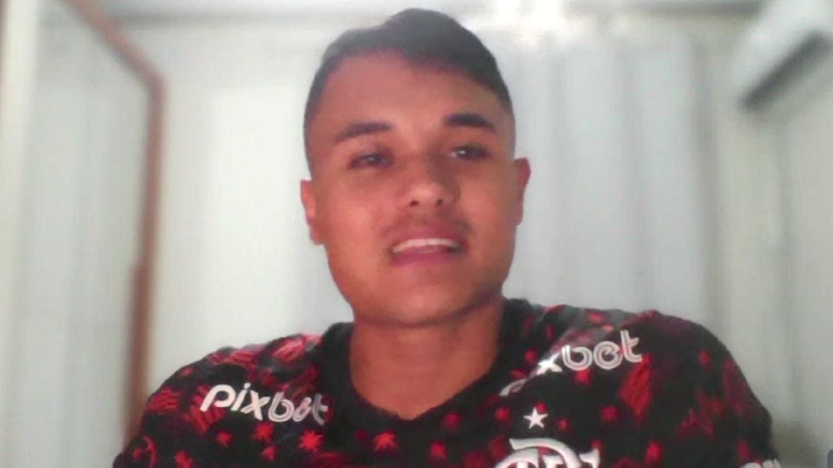 Daniel Oliveira torcedor do flamengo entrou no ônibus