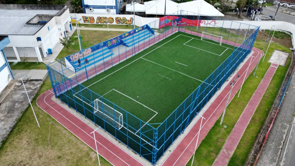 Em SAJ, governador entrega novo colégio, 57 viaturas policiais e autoriza ampliação de hospital