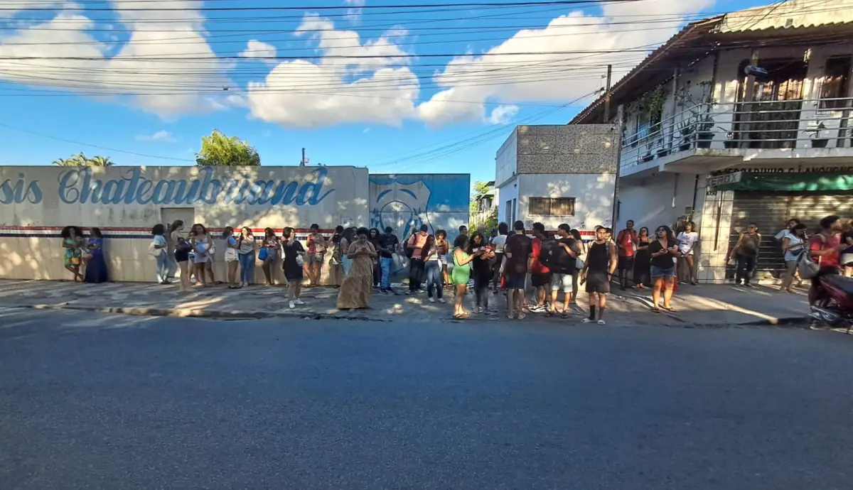 Candidatos avaliam desempenho no segundo dia do Enem em Feira de Santana