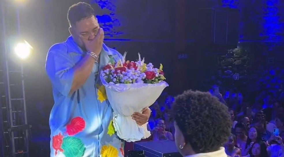 Pedido de casamento em show da banda Filhos de Jorge