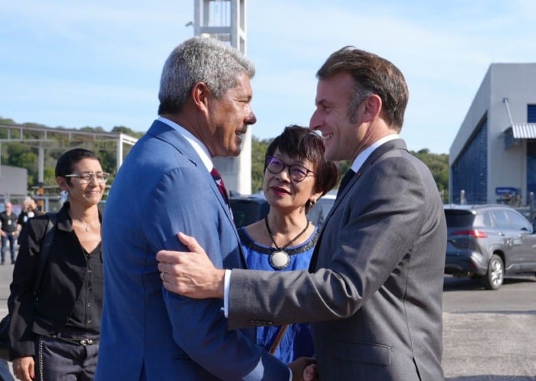 Jerônimo Rodrigues recebe presidente da França Emmanuel Macron em Salvador