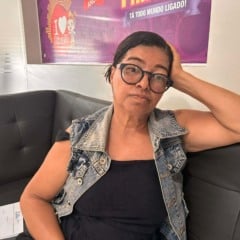 Mãe luta para garantir cuidados de filha com deficiência após corte de benefício do INSS