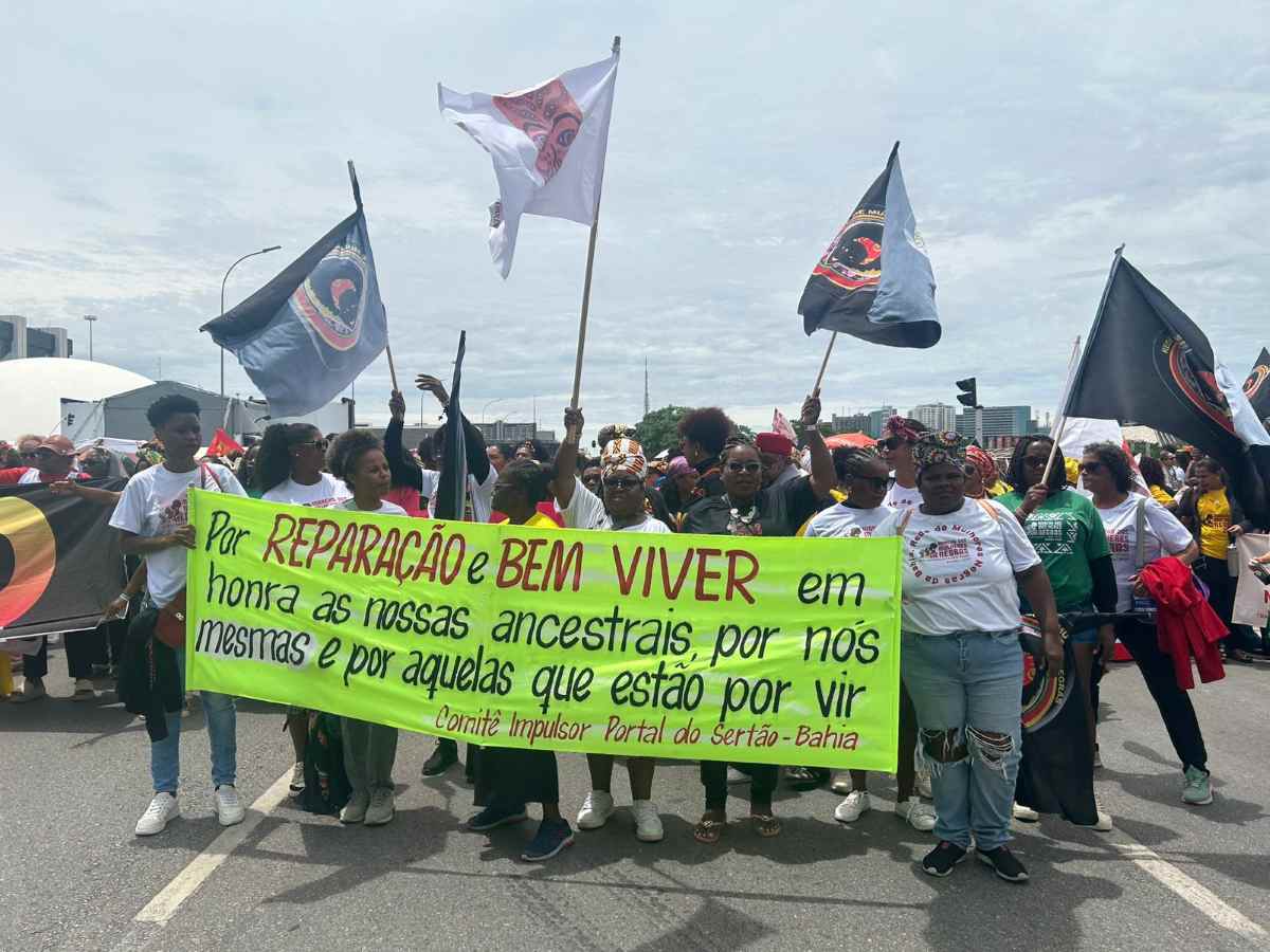 Mulheres negras da Bahia marcham por reparação e bem viver em Brasília