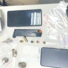 Material apreendido com casal no bairro Novo Horizonte em Feira de Santana