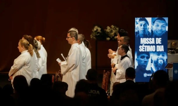 Missa de 7º dia homenageia policiais mortos em operação no Rio