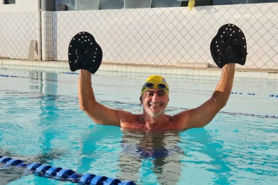 Feirense de 60 anos brilha no Brasileiro Master de Natação e segue batendo recordes nas águas