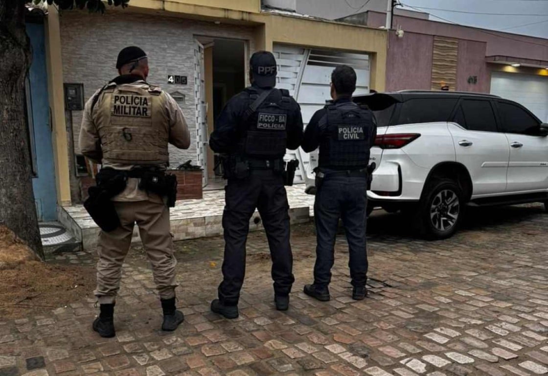 Forças policiais deflagram operação contra grupo suspeito de homicídios no interior da Bahia Forças policiais deflagram operação contra grupo suspeito de homicídios no interior da Bahia