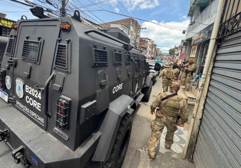 Polícia Civil ocupa comunidade da Capelinha de São Caetano em Salvador