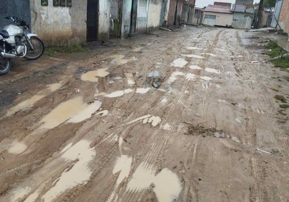 Rua Paulo VI no bairro Subaé