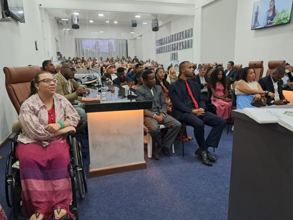 Sessão na Câmara homenageia lideranças engajadas na luta contra o racismo e a exclusão social Sessão na Câmara homenageia lideranças engajadas na luta contra o racismo e a exclusão social