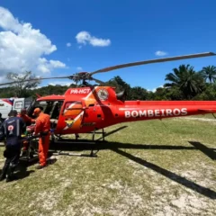 Helicóptero do CBMBA resgata vítimas de acidente automobilístico em Vera Cruz