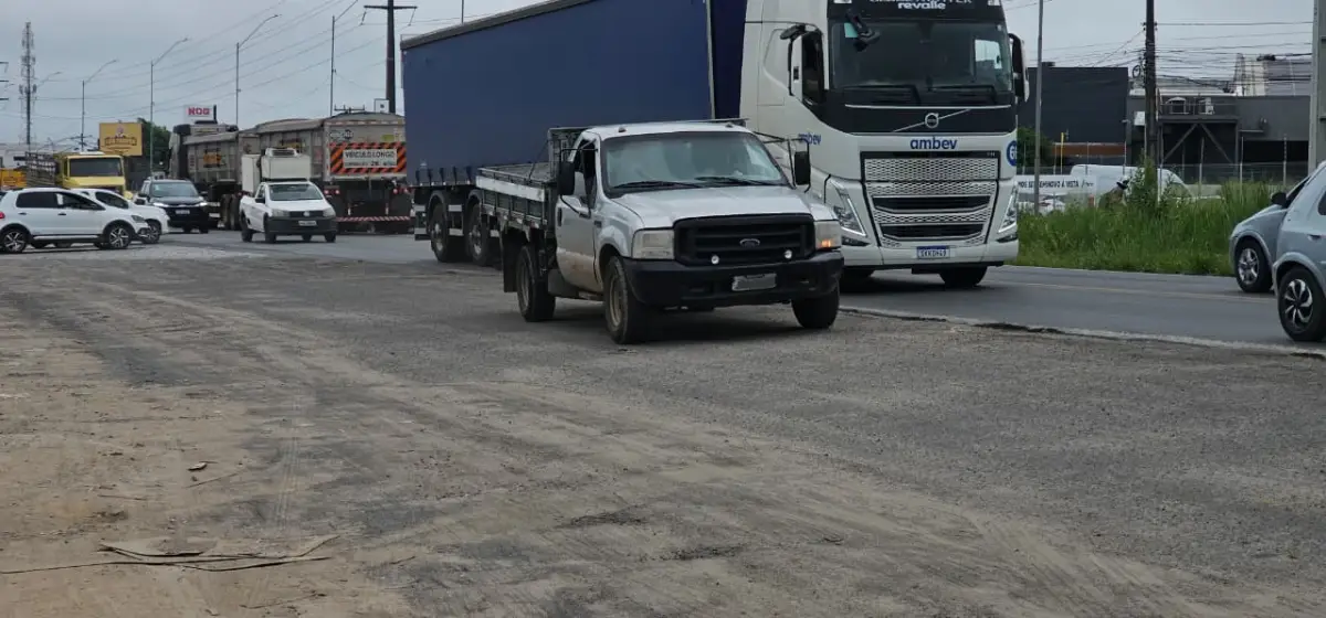 Taxista denuncia perigo das “roubadinhas” na Avenida Eduardo Fróes da Mota em Feira de Santana Taxista denuncia perigo das “roubadinhas” na Avenida Eduardo Fróes da Mota em Feira de Santana