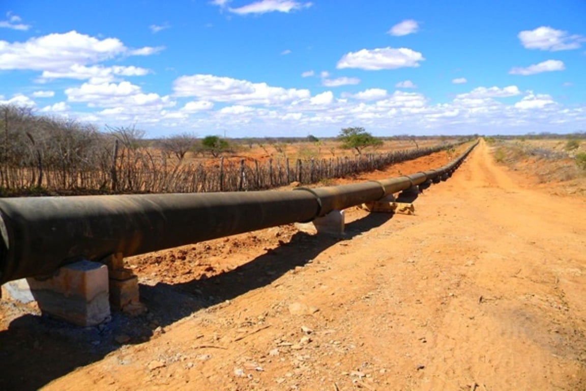 Trecho do sistema adutor do São Francisco, no município de Xique-XiqueBA. Foto Patrícia Araújo.