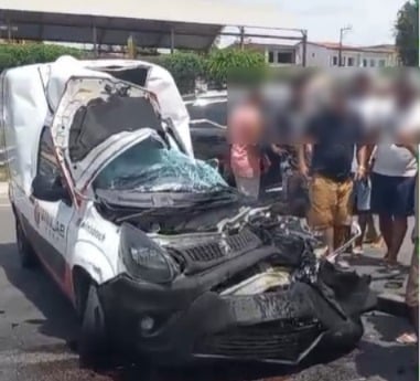 Homem morre em colisão entre carro e carreta na BR-116 em Santa Bárbara