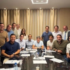 ACM Neto reúne deputados e lideranças em encontro político com foco em 2026