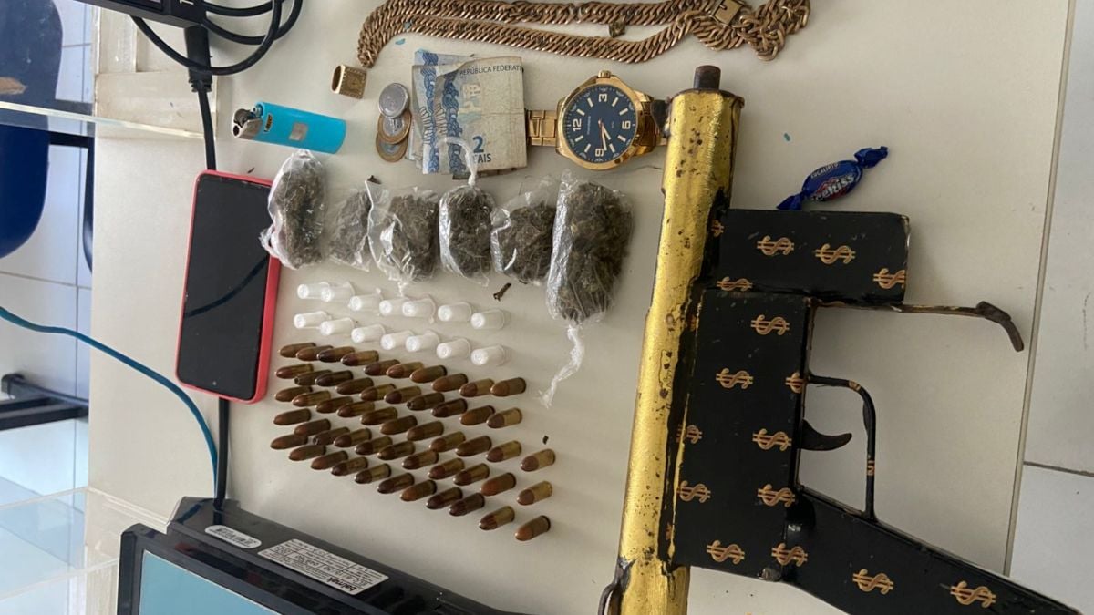 arma e drogas apreendidas em Santa Bárbara