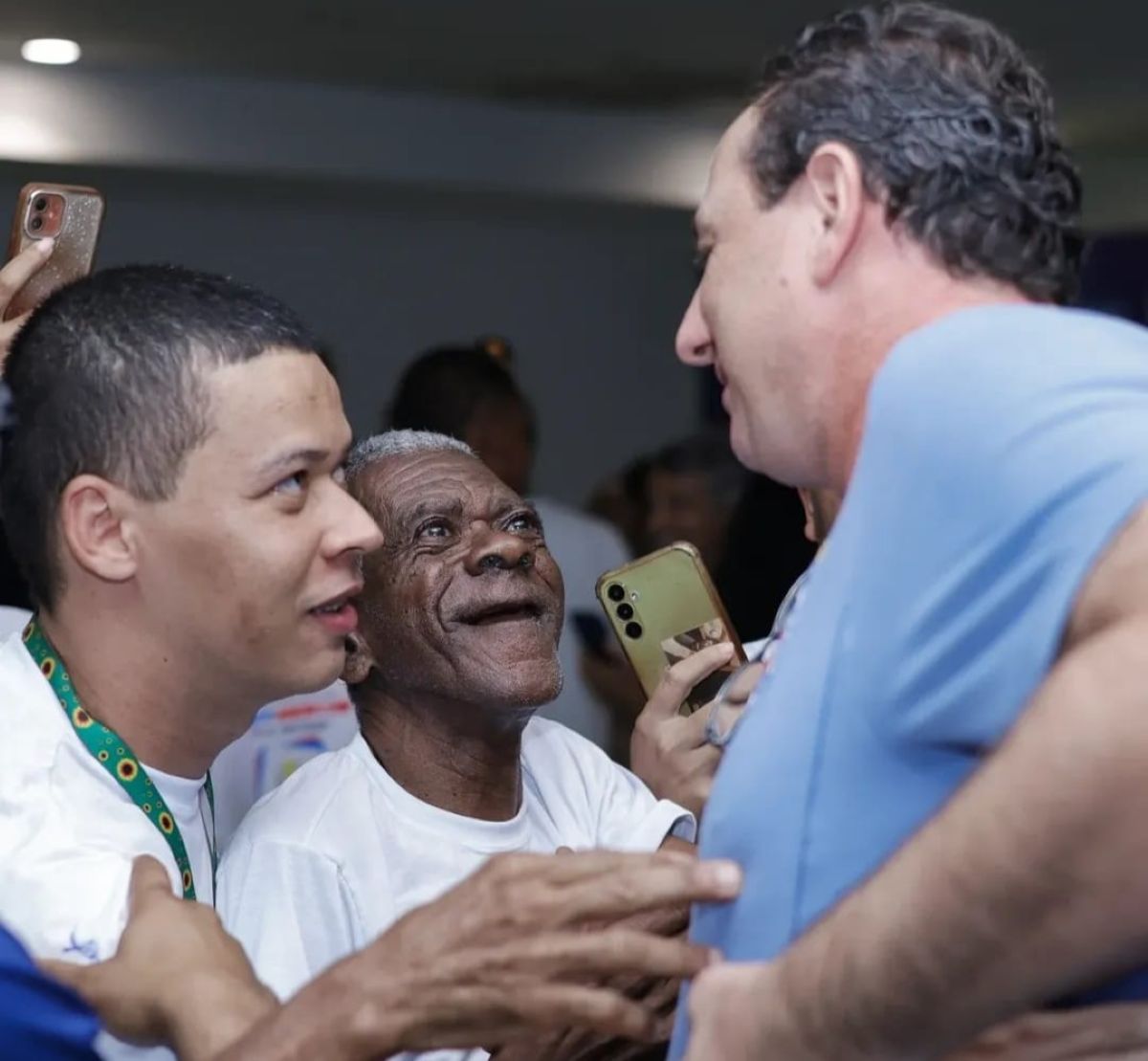 Embaixada Tricolor BBMB leva assistidos pela Apae para assistir Bahia x Bragantino na Arena Fonte Nova  Embaixada Tricolor BBMB leva assistidos pela Apae para assistir Bahia x Bragantino na Arena Fonte Nova