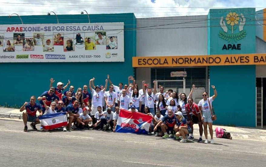 Embaixada Tricolor BBMB leva assistidos pela Apae para assistir Bahia x Bragantino na Arena Fonte Nova 