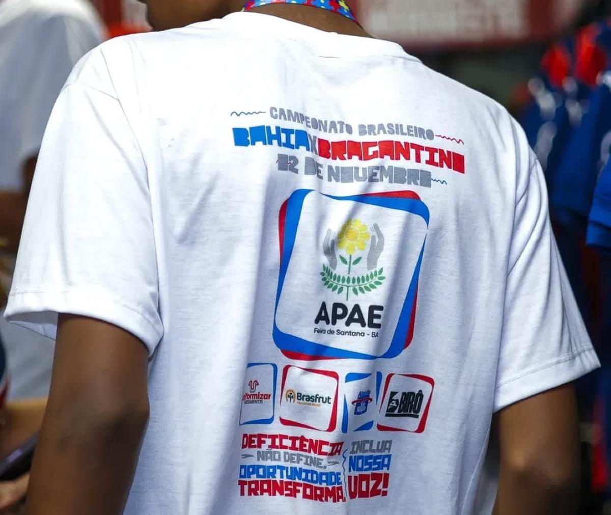 Embaixada Tricolor BBMB leva assistidos pela Apae para assistir Bahia x Bragantino na Arena Fonte Nova  Embaixada Tricolor BBMB leva assistidos pela Apae para assistir Bahia x Bragantino na Arena Fonte Nova