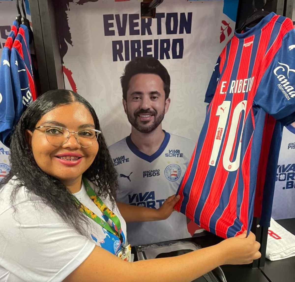 Embaixada Tricolor BBMB leva assistidos pela Apae para assistir Bahia x Bragantino na Arena Fonte Nova  Embaixada Tricolor BBMB leva assistidos pela Apae para assistir Bahia x Bragantino na Arena Fonte Nova