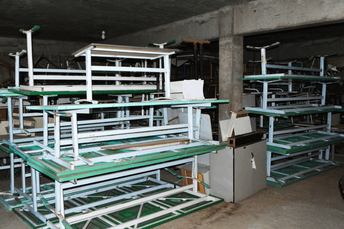 cadeiras velhas cadeiras velhas