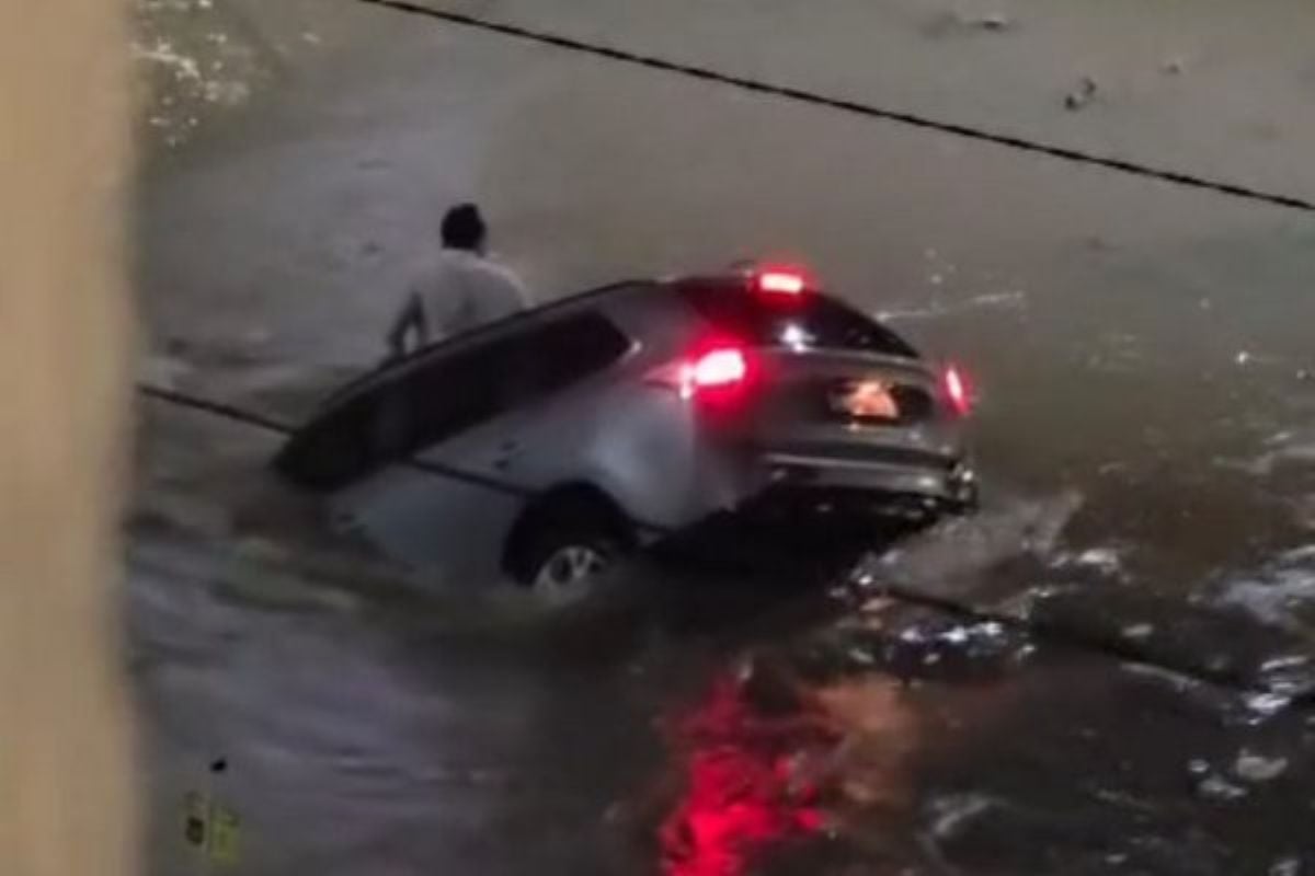 carro caiu no canal de drenagem em vitória da conquista