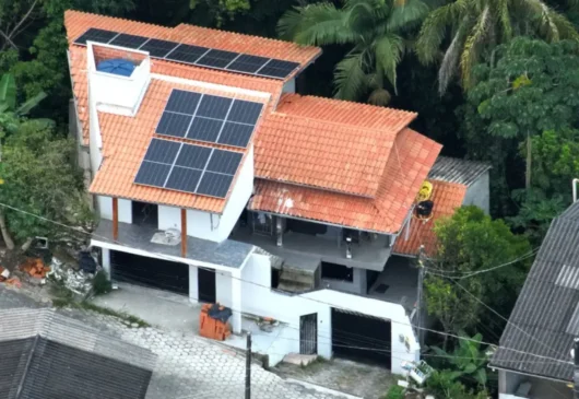 Forças de segurança prendem faccionado foragido de Feira de Santana em casa de luxo em Blumenau